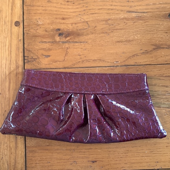 Lauren Merkin Reptile Embossed Patent Hinged Clutch Women’s Wine Purple Purse - Picture 2 of 6